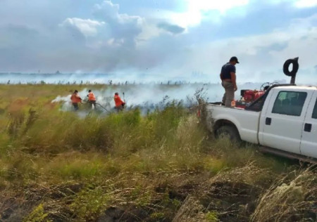 Cuatro días de fuego en Loreto: incendio amenaza dos rutas clave